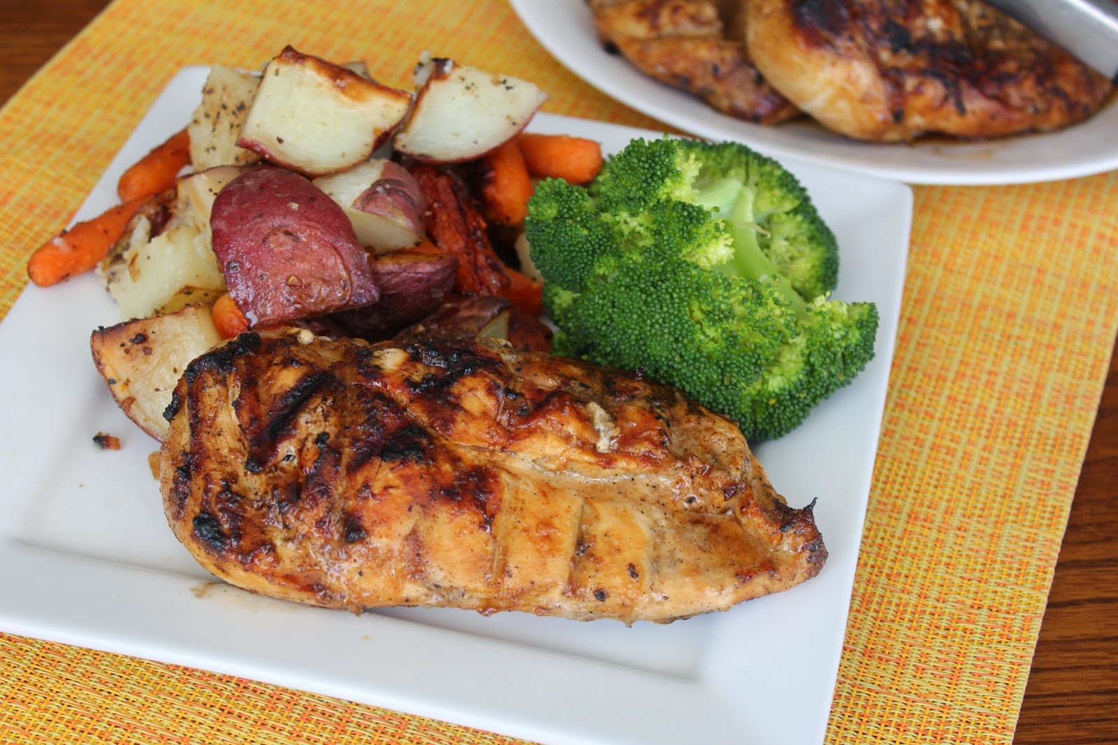 Recipe: Main Dish, Recipe: Chicken, Recipe: Healthy, low calorie, grilled chicken, Recipe: Side Dish, red potatoes, carrots, quick and easy dinner, Dinners under $10, Deals to Meals, save money on groceries, 
